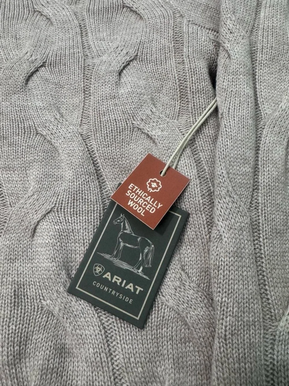 Ariat cable knit funnel neck neck Alamere sweater wool NWT beige M womens